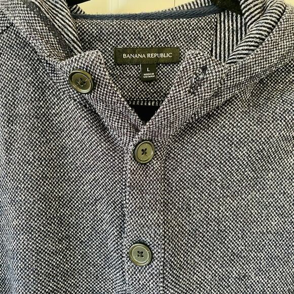 BANANA REPUBLIC Men's Blue Hooded Sweater with Subtle Pattern Size L - Picture 2 of 4
